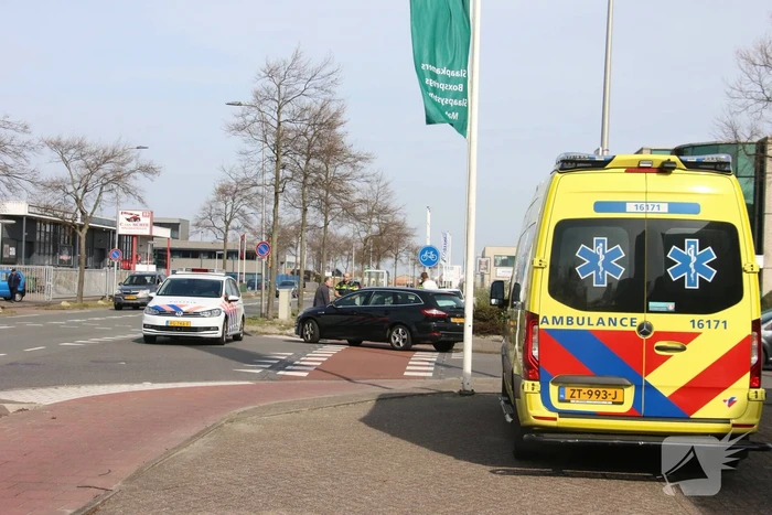 Fietser gewond bij botsing met auto