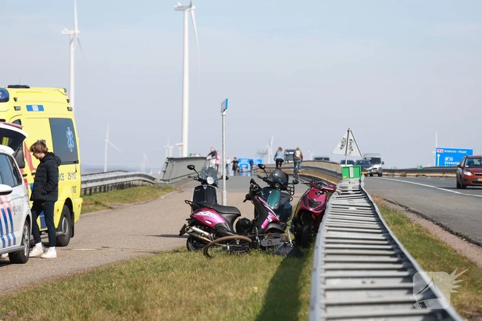 Gewonde na botsing tussen quad en scooters
