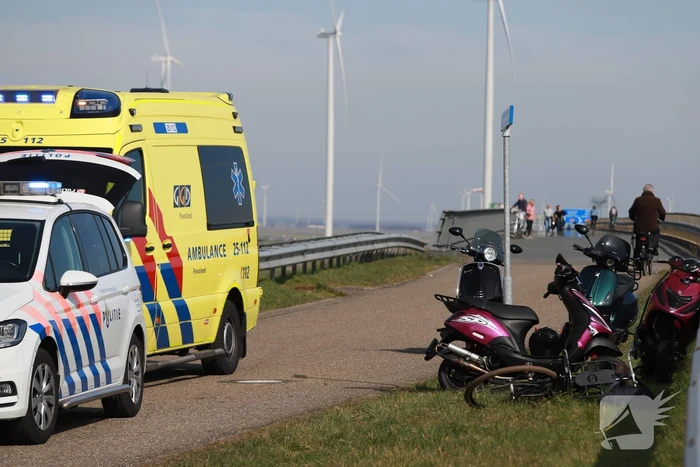 Gewonde na botsing tussen quad en scooters