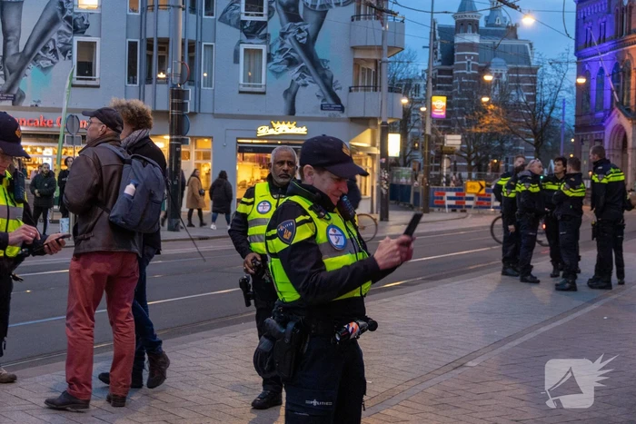 Demonstratie van FVD bij debatcentrum