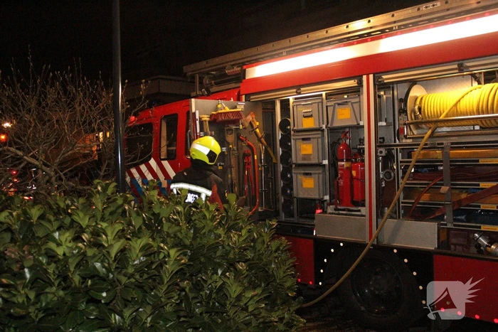 Veel vonken bij brand in schoorsteen