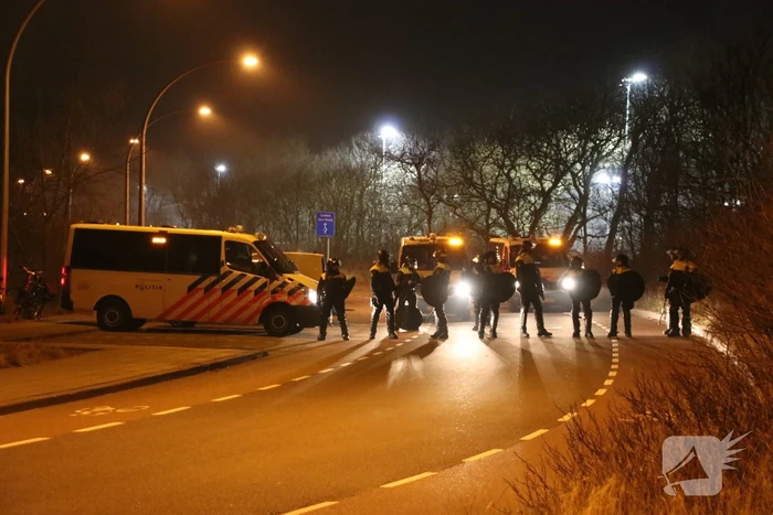 Grote politie-inzet bij onrustige voetbalwedstrijd