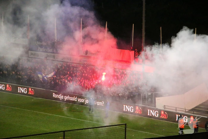 Grote politie-inzet bij onrustige voetbalwedstrijd