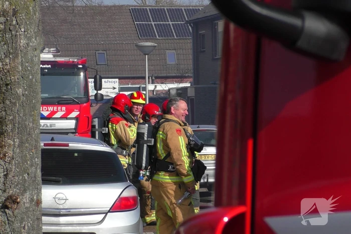 Enorme rookwolken bij brand in garagebox