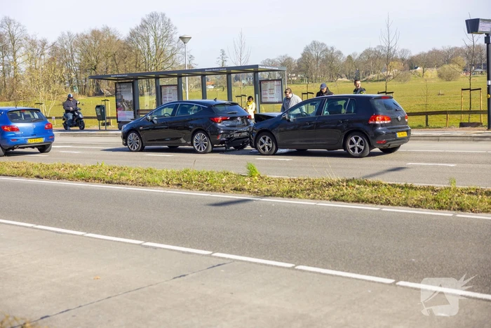 Kop-staart botsing voor Meander ziekenhuis