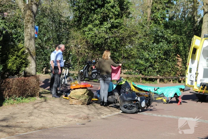 Scooterrijder raakt gewond bij botsing met auto