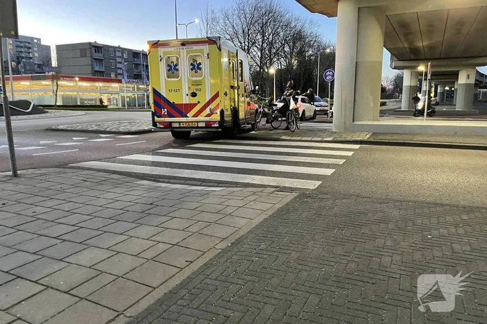 Fietser gewond bij botsing met auto