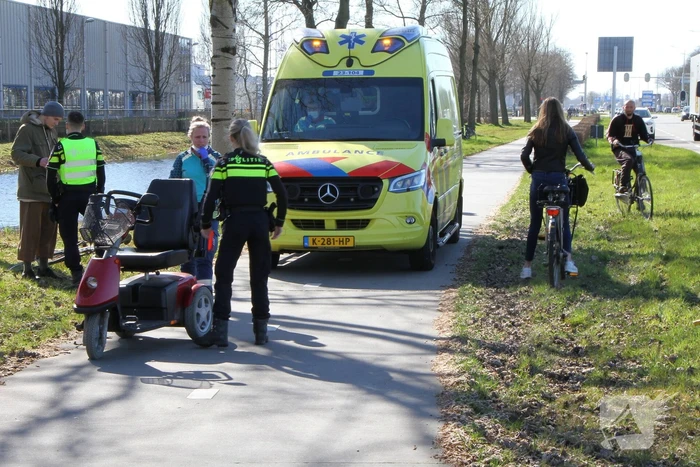 Persoon op scootmobiel gewond bij botsing met fietser