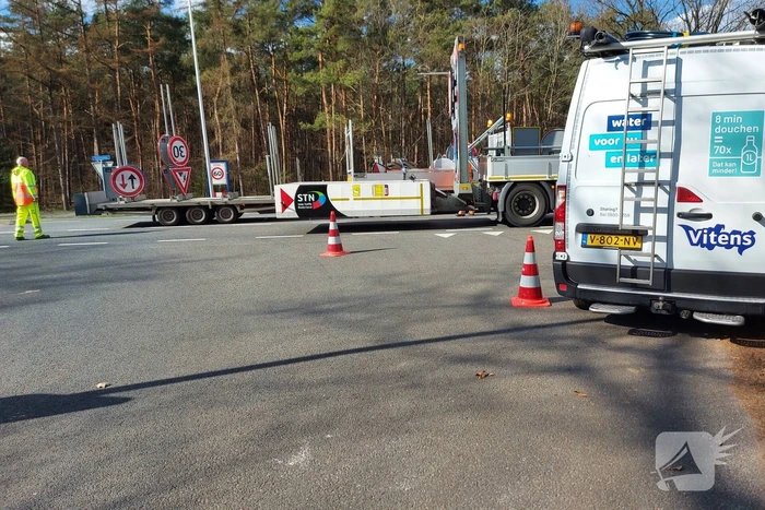Waterleiding gesprongen aan provinciale weg