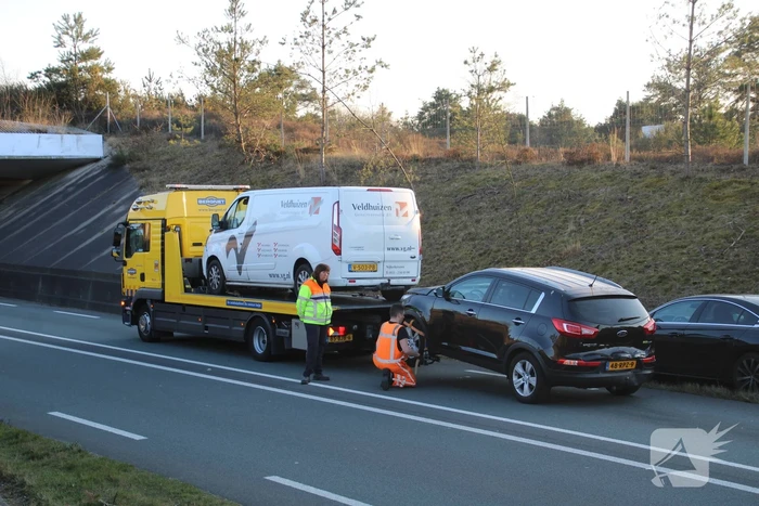 Auto's botsen nabij Ecoduct Treeker Wissel