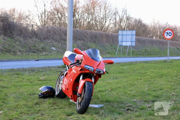 Motorrijder ernstig gewond na valpartij