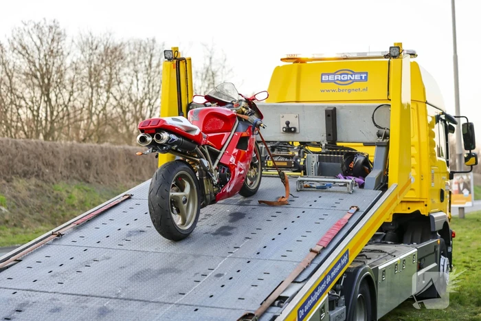 Motorrijder ernstig gewond na valpartij