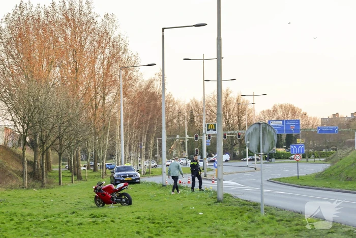 Motorrijder ernstig gewond na valpartij