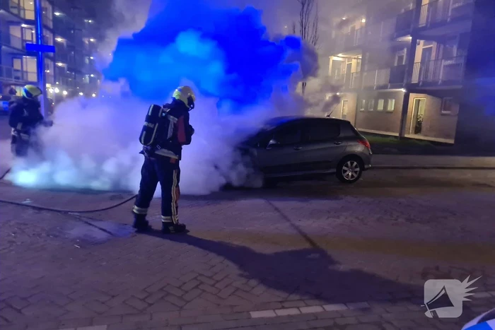 Meerdere voertuigen getroffen bij autobranden