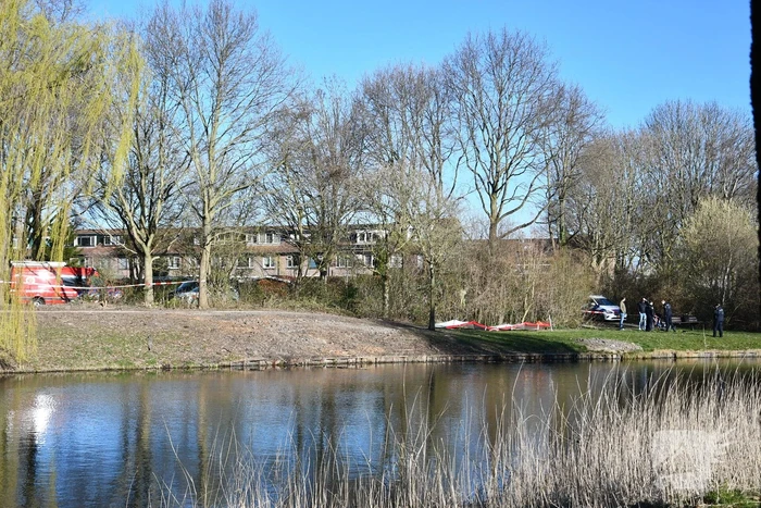 Overleden persoon aangetroffen in Galjoenpark