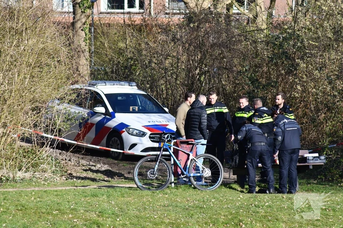 Overleden persoon aangetroffen in Galjoenpark
