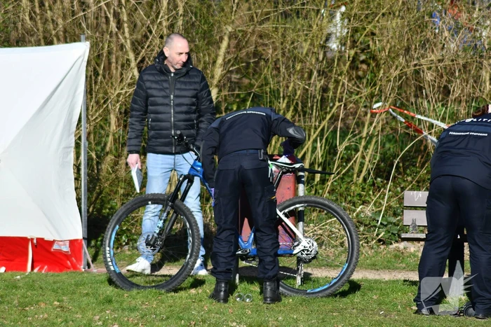 Overleden persoon aangetroffen in Galjoenpark