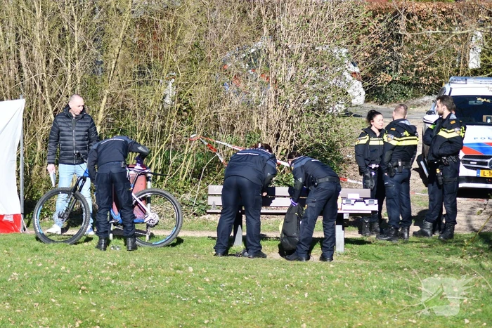 Overleden persoon aangetroffen in Galjoenpark