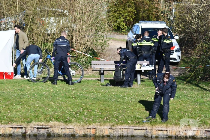 Overleden persoon aangetroffen in Galjoenpark