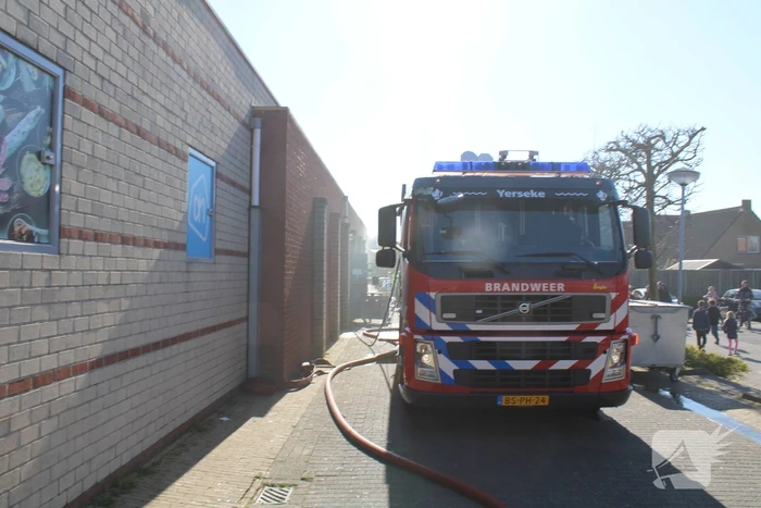 Supermarkt Albert Heijn ontruimd vanwege brand