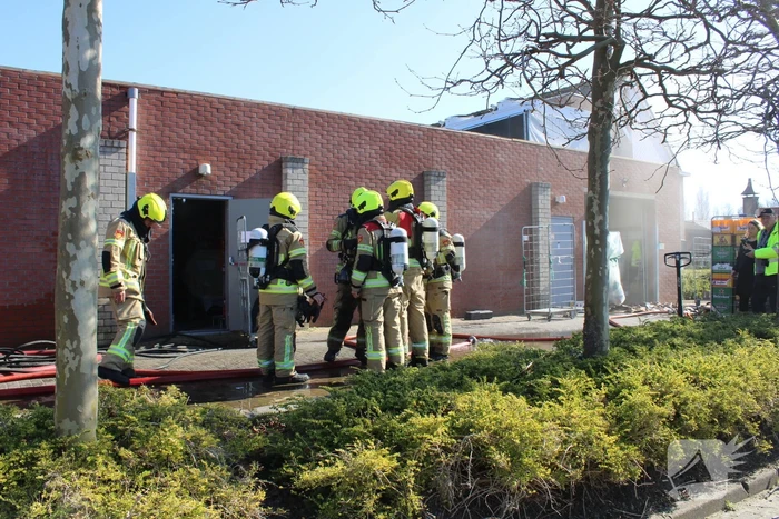 Supermarkt Albert Heijn ontruimd vanwege brand
