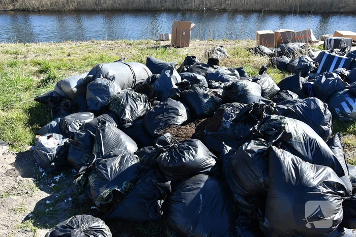 Grote hoeveelheid afval gedumpt