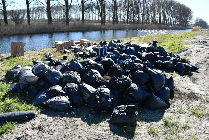 Grote hoeveelheid afval gedumpt