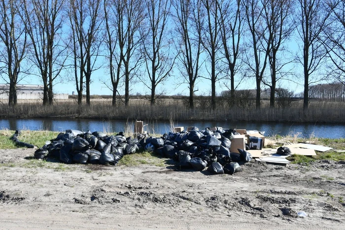 Grote hoeveelheid afval gedumpt