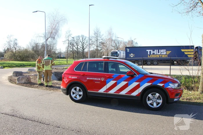 Onderzoek naar gevaarlijke stoffen in sloot