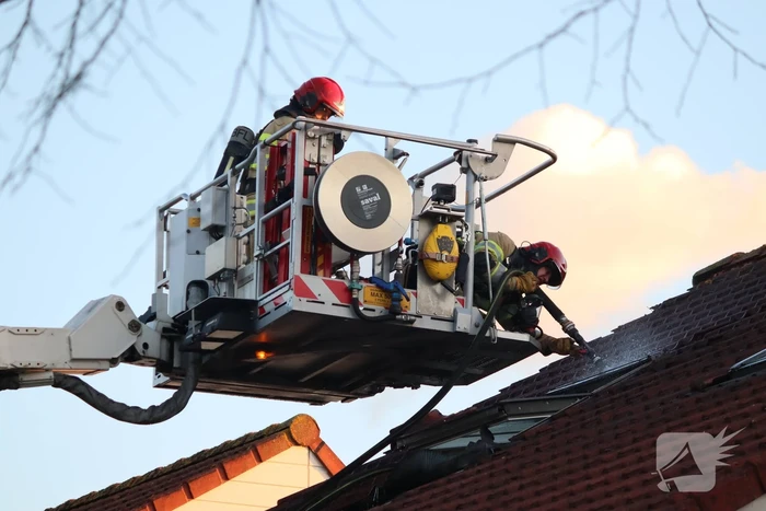 Flinke brand op zolder van woning
