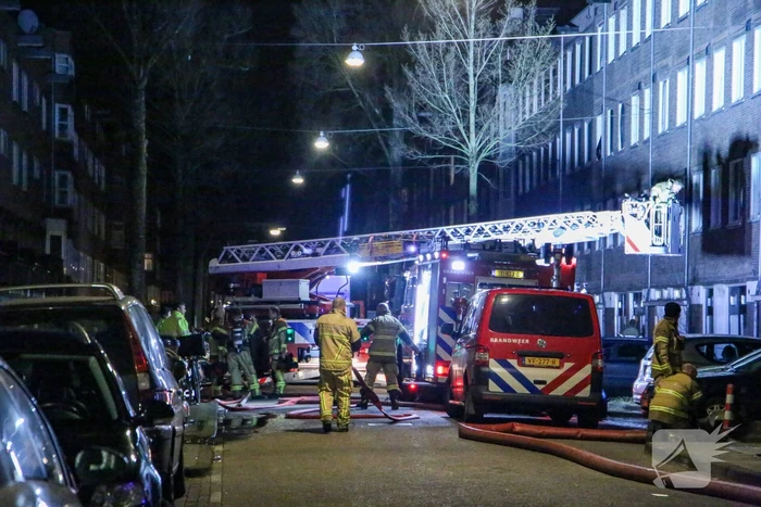 Meerdere woningen ontruimd bij grote brand