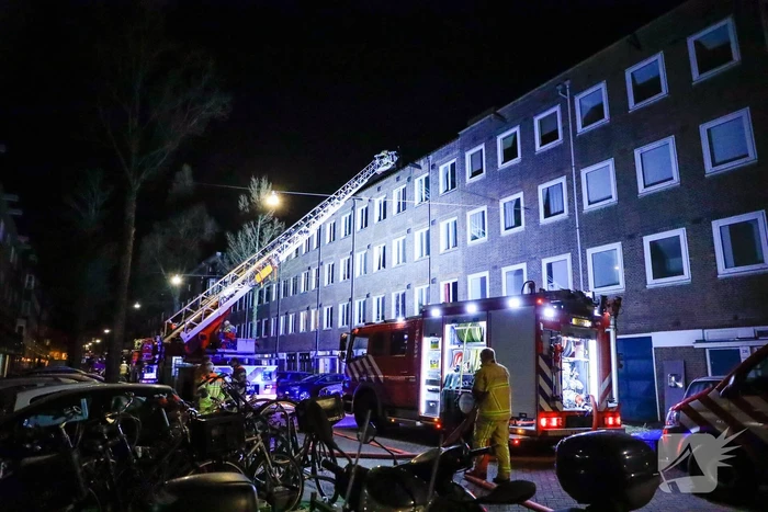 Meerdere woningen ontruimd bij grote brand