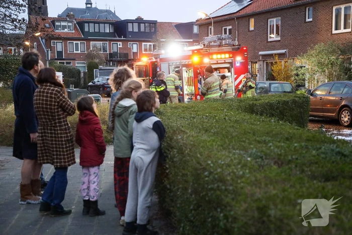 Twee geparkeerde auto's gaan in vlammen op