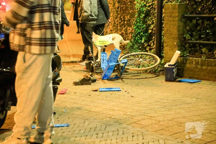 Fietser en snorfietser frontaal in botsing