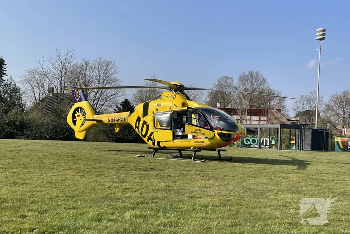 Duitse traumahelikopter landt in woonwijk