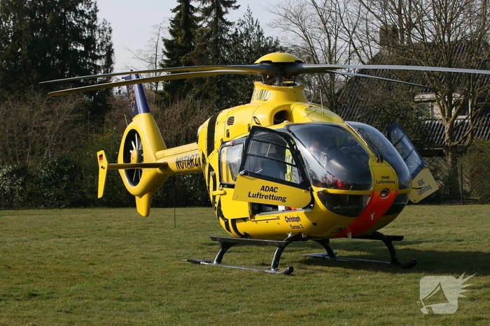 Duitse traumahelikopter landt in woonwijk