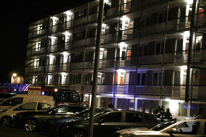 Uitslaande brand in berging onder flat