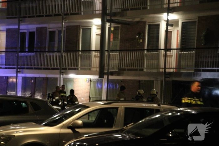 Uitslaande brand in berging onder flat