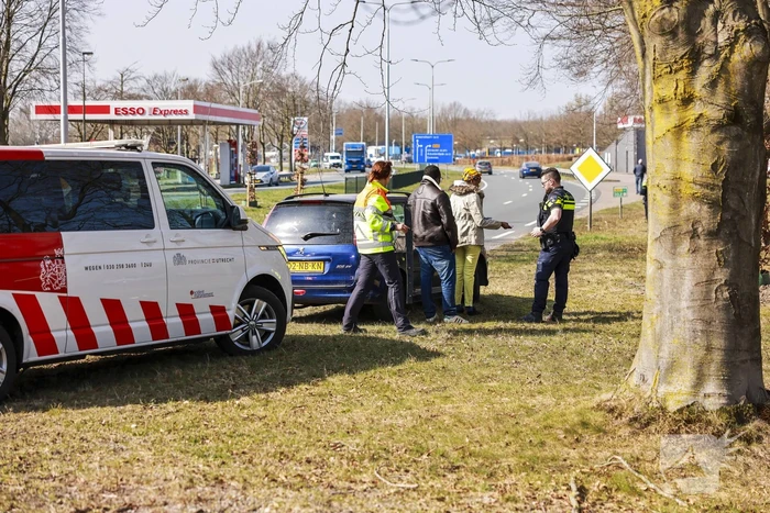 Flinke schade na botsing op Escher rotonde