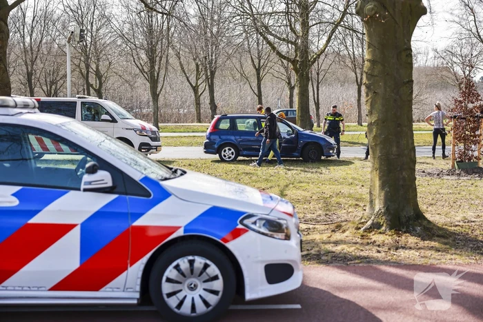 Flinke schade na botsing op Escher rotonde