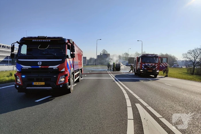 Autohoogwerker gaat in vlammen op