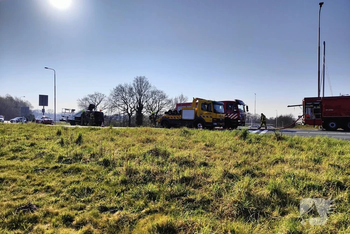 Autohoogwerker gaat in vlammen op
