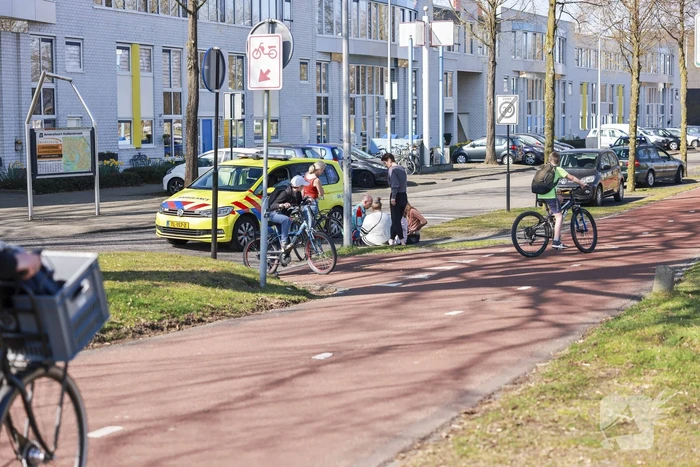 Fietsster en automobilist botsen bij Park Schothorst