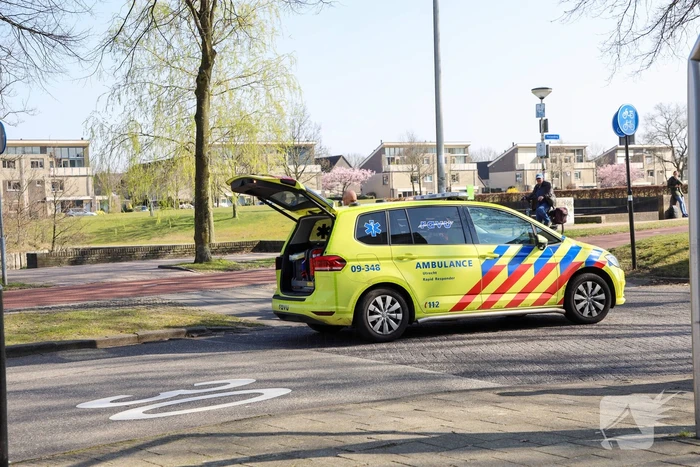 Fietsster en automobilist botsen bij Park Schothorst