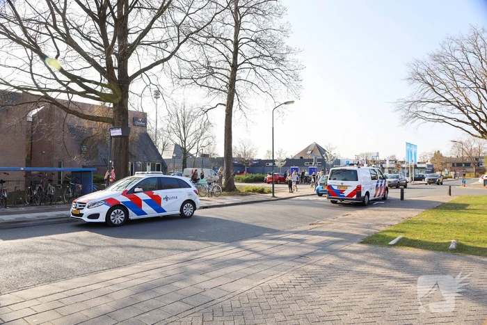 Massale zoekactie van politie in de wijk Overhees