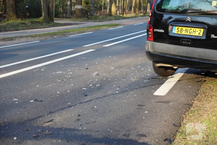 Bestuurder van bestelbus botst op voorganger