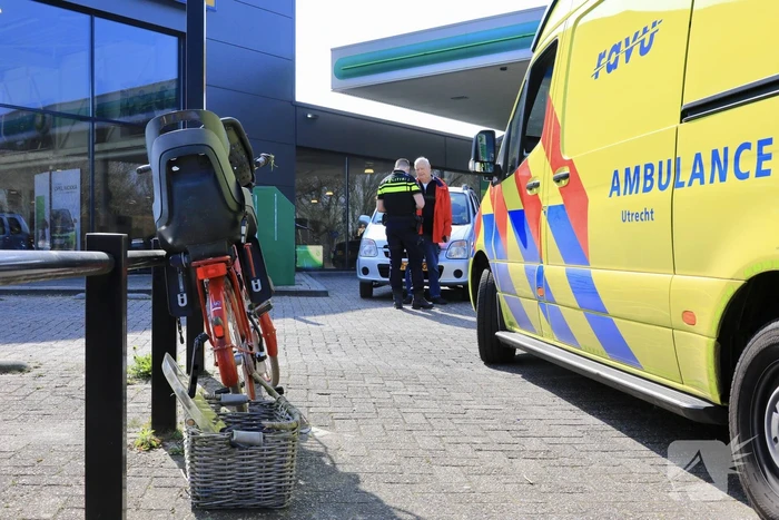 Overstekende fietser aangereden op beruchte rotonde