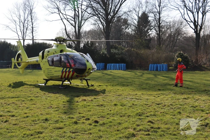 Persoon ernstig gewond na ongeluk