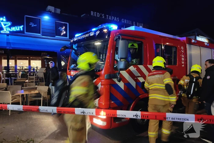 Grote brand boven cafe Railroad