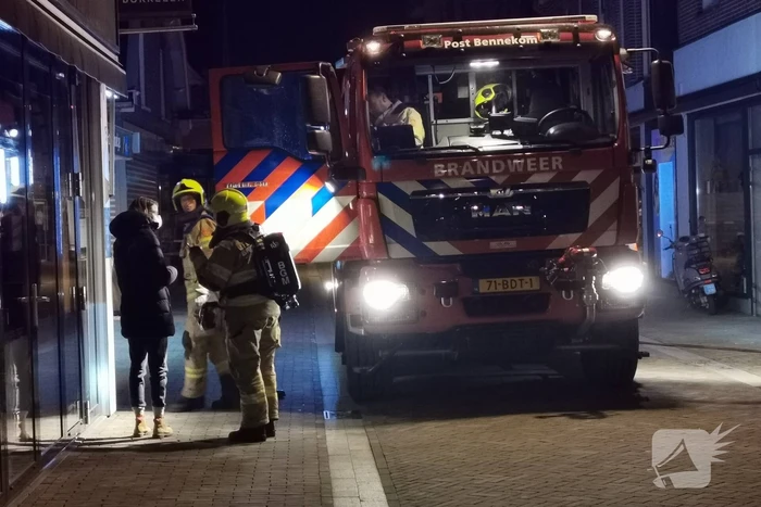 Grote brand boven cafe Railroad